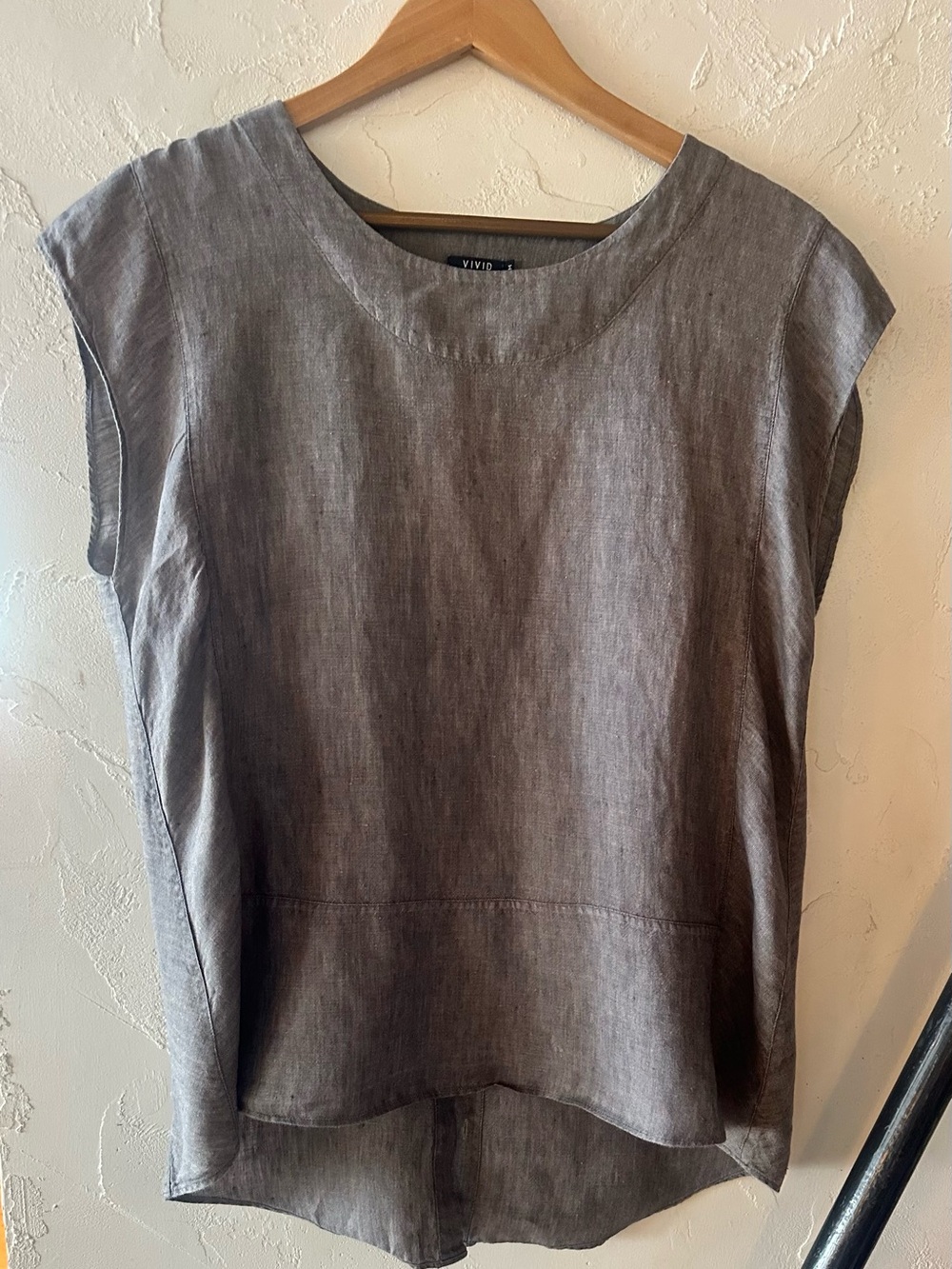 VIVID LINEN Taupe Grey/ flax short-capped sleeved 100% Linen Top